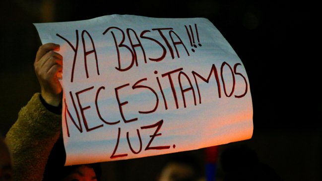 Vencido ultimátum de 72 horas, casi 4.000 hogares siguen sin luz en la RM