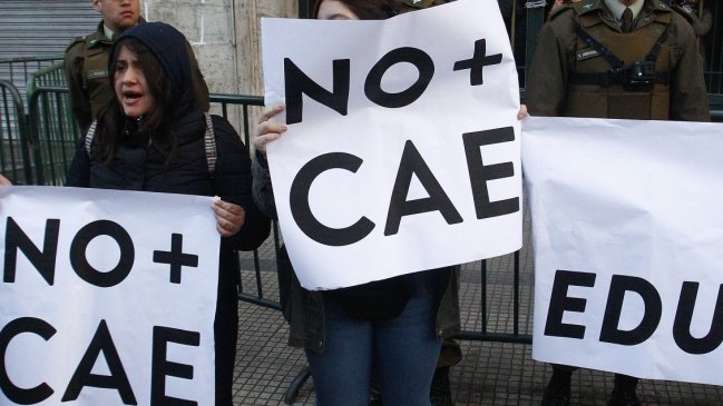 Fin al CAE: UDI se abrió aprobar proyecto si reconoce a quienes han pagado