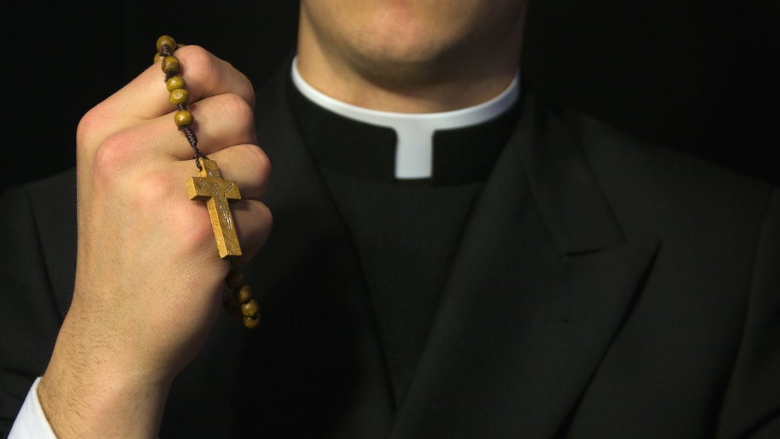 Hungría: Iglesia suspendió a cura homofóbico por participar de orgías homosexuales Hungría: Iglesia suspendió a cura homofóbico por participar de orgías homosexuales