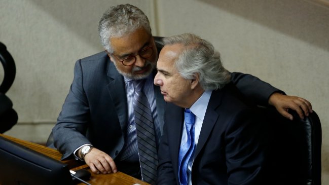 Chadwick anunció querella contra diputados tras ser nombrado en acusaciones constitucionales