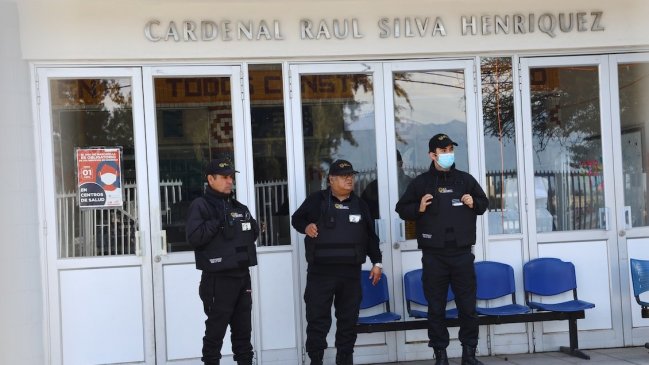 Gobierno evalúa implementar guardias armados en recintos asistenciales