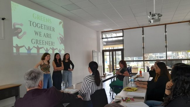 Niñas chilenas viajan a Silicon Valley para final de concurso de tecnología