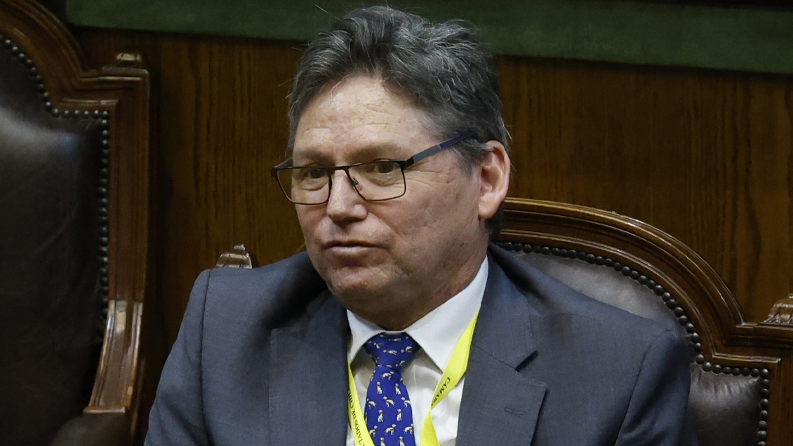 Funcionarios recriminan regreso del ministro Matus a la Sala más importante de la Suprema