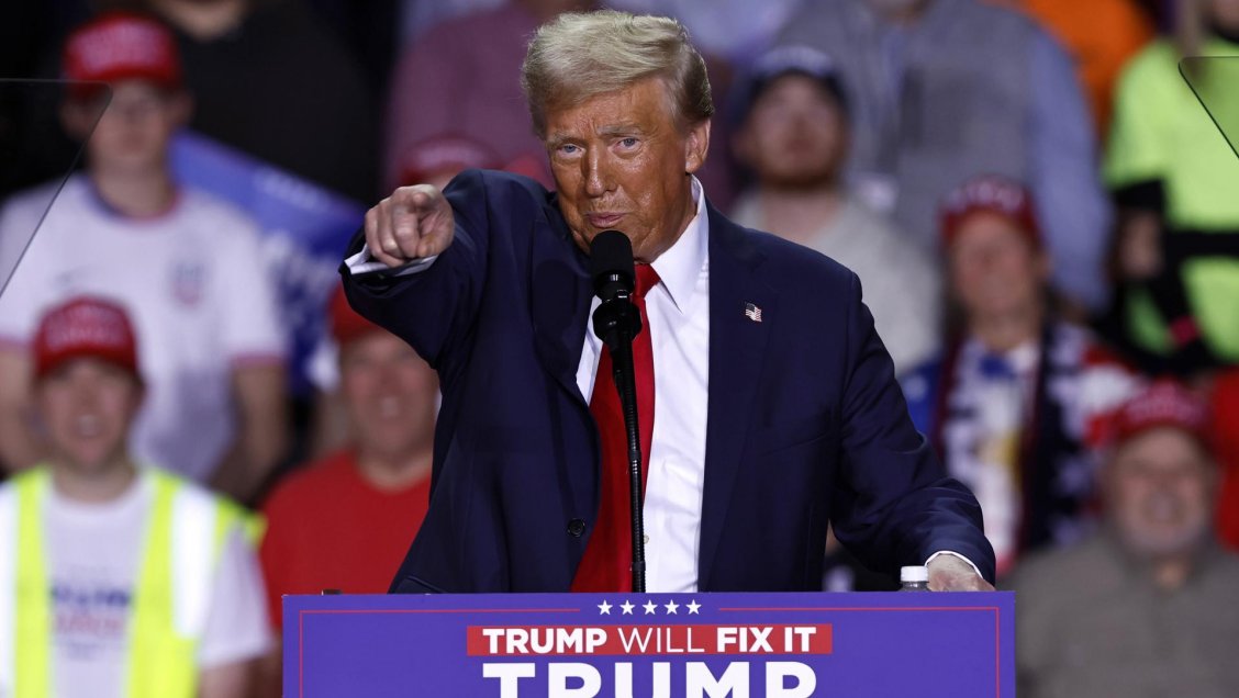 Donald Trump se convirtió en presidente electo de Estados Unidos por amplio margen Donald Trump se convirtió en presidente electo de Estados Unidos por amplio margen