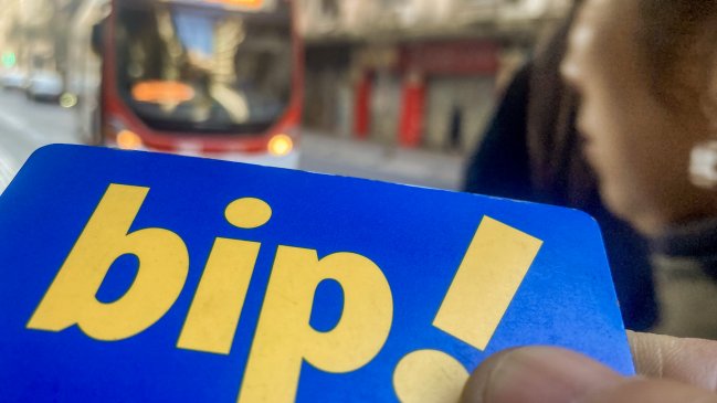 Republicanos citarán al ministro Muñoz al Congreso por nueva alza del transporte público