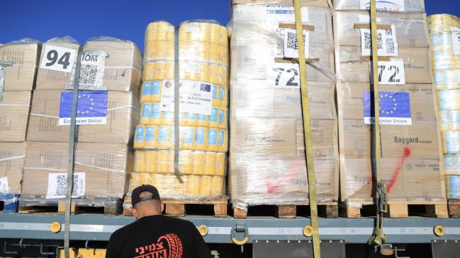 Hombres armados saquean y roban 98 camiones con alimentos para Gaza