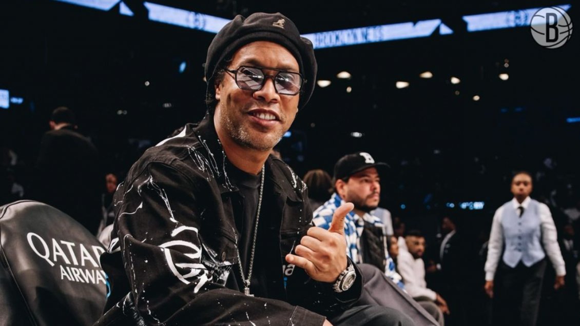 Polémica en Brasil: Ronaldinho fue a la NBA mientras jugaba la selección Polémica en Brasil: Ronaldinho fue a la NBA mientras jugaba la selección