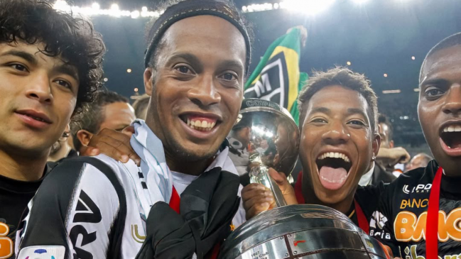 Ronaldinho envió su apoyo a Atlético Mineiro para la final de Copa Libertadores