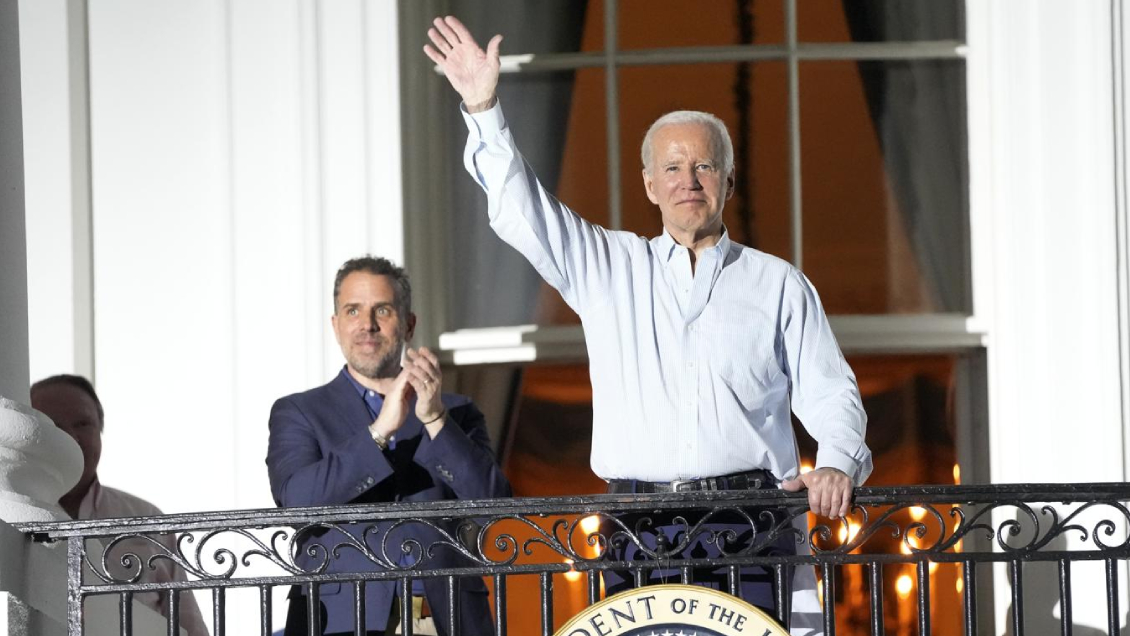 Biden indultó a su hijo Hunter por considerarlo víctima de ataques políticos