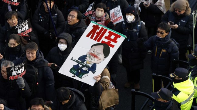 Cancelan arresto del presidente surcoreano ante la obstrucción de su servicio de seguridad