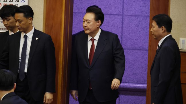 Fiscalía surcoreana imputó por insurrección a Yoon tras la ley marcial