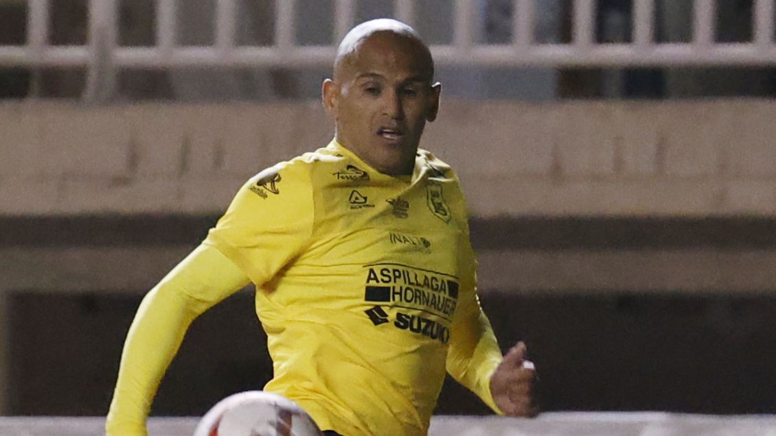 Humberto Suazo superó su lesión y volvió a las canchas con San Luis de Quillota Humberto Suazo superó su lesión y volvió a las canchas con San Luis de Quillota