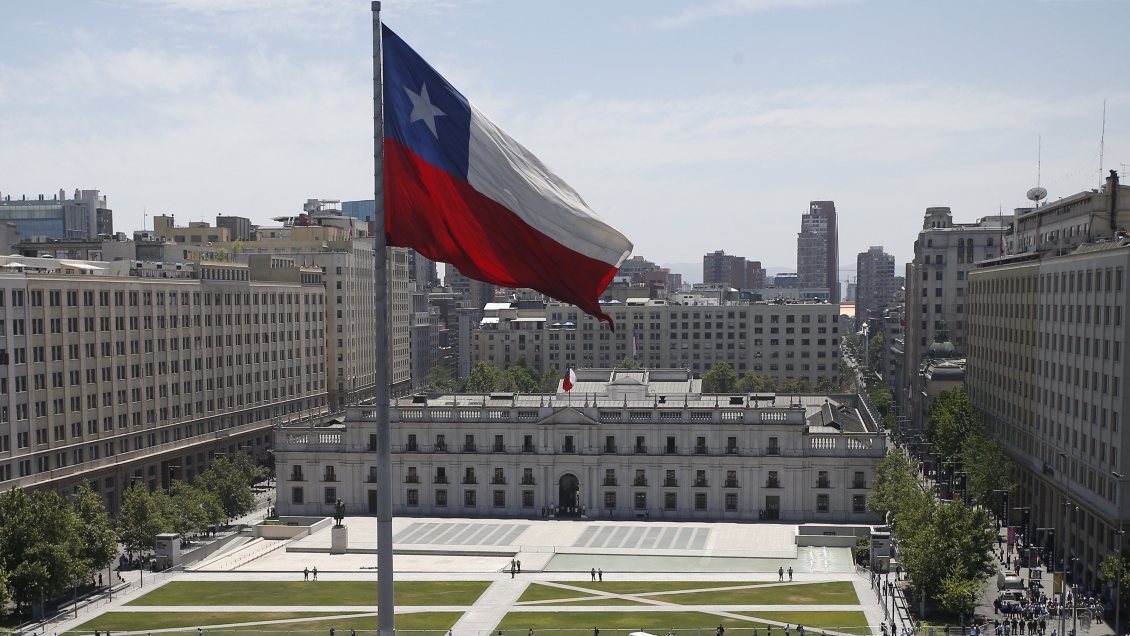 Chile bajó tres puestos en Índice de Percepción de la Corrupción Chile bajó tres puestos en Índice de Percepción de la Corrupción