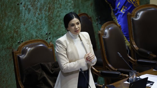 PDI allanó casa de Karol Cariola e incautó un notebook y un celular