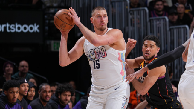 Luka Jokic hizo historia en la NBA con un descomunal triple-doble