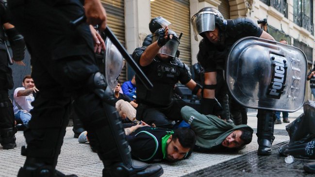 Justicia argentina ordenó liberar a 114 detenidos tras protesta por los jubilados