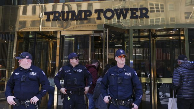 Casi 100 judíos detenidos en la Torre Trump en protesta de apoyo a activista propalestino