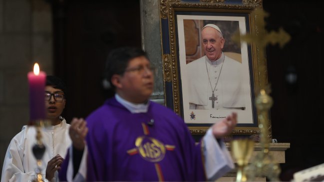 Estable, pero con recuperación lenta, el papa se acerca al mes hospitalizado