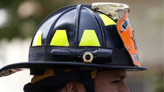 Incendio afectó a la radio El Conquistador, en Huechuraba