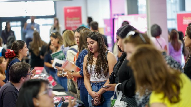Providencia realizará feria laboral para jóvenes: hay 2.000 vacantes