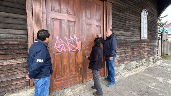 Delincuente vandalizó la histórica iglesia Santa María de Achao