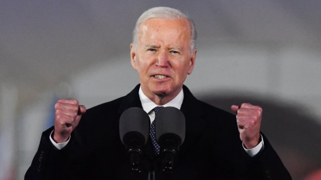 Biden critica los recortes de Trump en su primer discurso desde que dejó el poder
