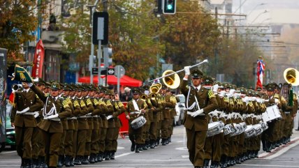   Carabineros conmemoró su 98° aniversario con actos y desfiles 