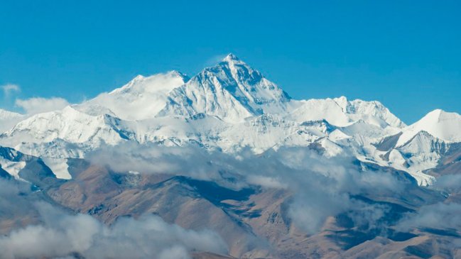 Nepal se prepara para endurecer acceso al Everest en nuevo proyecto de ley