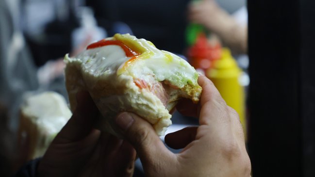 Comida ultraprocesada acelera primeros signos del Parkinson, según estudio