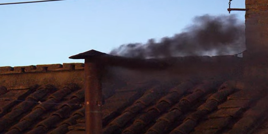 Cónclave: Humo negro en inicio de segunda jornada de votaciones Cónclave: Humo negro en inicio de segunda jornada de votaciones