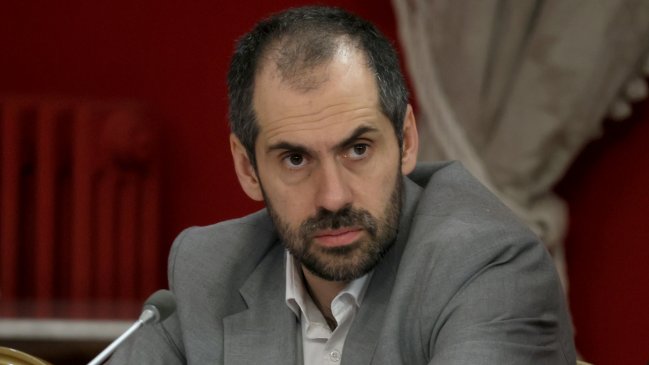 Ministro Grau plantea repetir votación del proyecto de fraccionamiento tras error