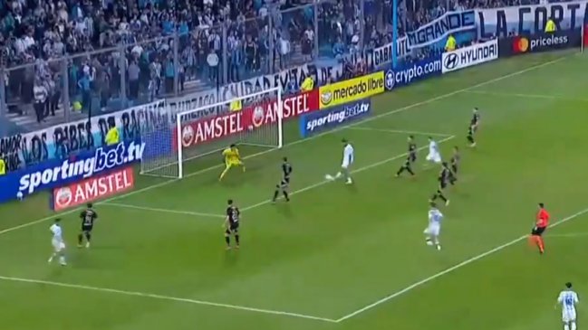 [VIDEO] Adrián Balboa marcó el cuarto gol de Racing y puso la lápida a Colo Colo