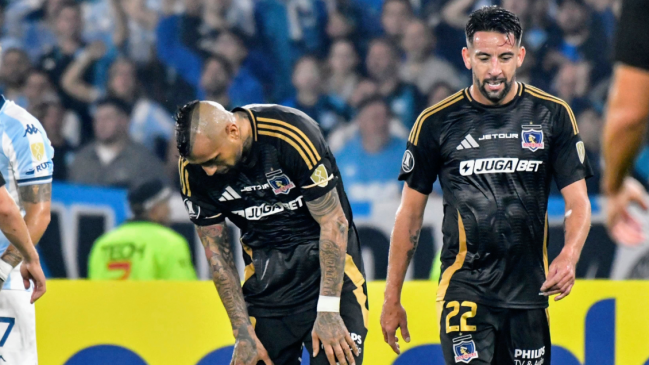 Colo Colo fue goleado por Racing y quedó eliminado de la Libertadores y la Sudamericana