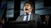 Argentina anuncia restricciones a la residencia y elimina salud gratuita para extranjeros