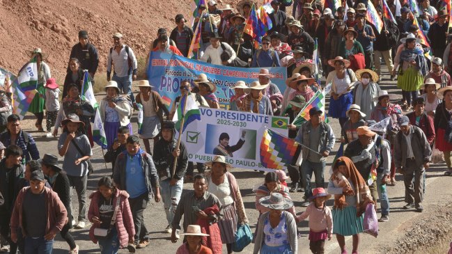 Seguidores de Evo Morales inician viaje hacia La Paz para inscribir su candidatura