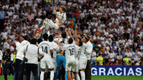 Real Madrid homenajeó a Modric y Ancelotti en su adiós al