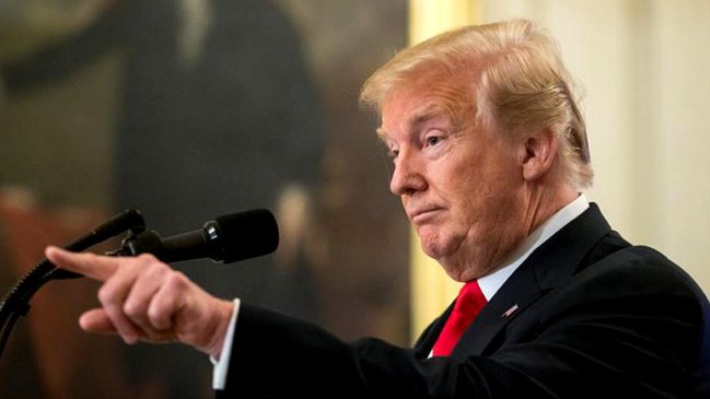 Trump dice que, tras su amenaza de arancel de 50%, la UE quiere negociar 