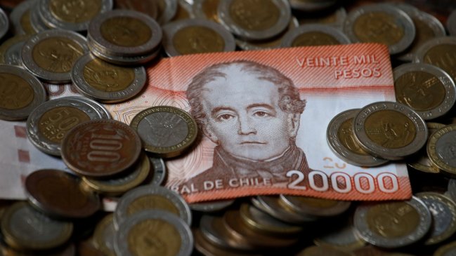 Proyecto que reajusta el salario mínimo pasó a comisión mixta