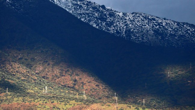 Nuevo frente se aproxima a Santiago con lluvia 