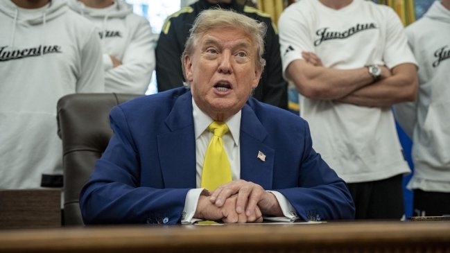Medios estadounidenses afirman que Trump aprobó planes de ataque a Irán