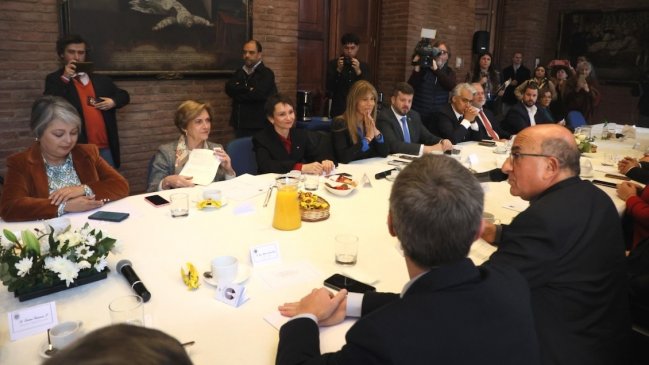Chomali invitó a los candidatos presidenciales a 