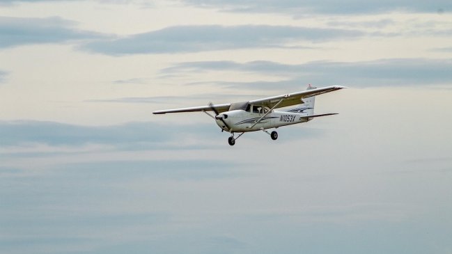 Detienen a piloto de avión con matrícula extranjera por cambiar plan de vuelo sin aviso