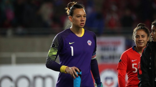 Karen Araya reveló charla con Christiane Endler para que vuelva a la Roja femenina