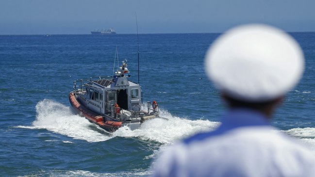 Armada investiga mancha oleosa en Caleta El Membrillo de Valparaíso