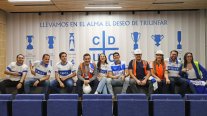 Comunicadores y artistas hinchas de la UC recorrieron el nuevo Claro Arena