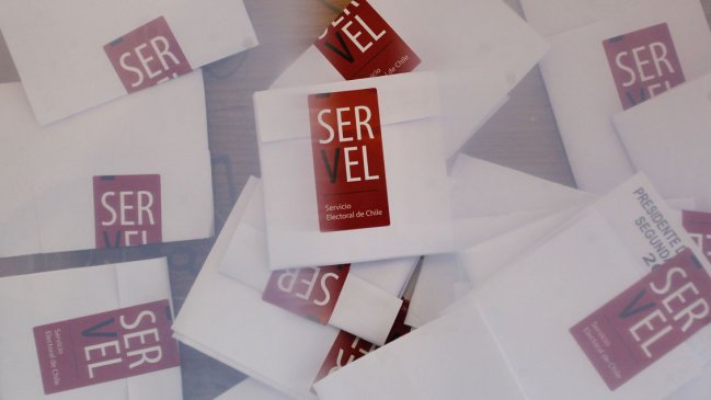 A contrarreloj y sin acuerdo: Sigue incertidumbre por proyecto que regula voto de extranjeros