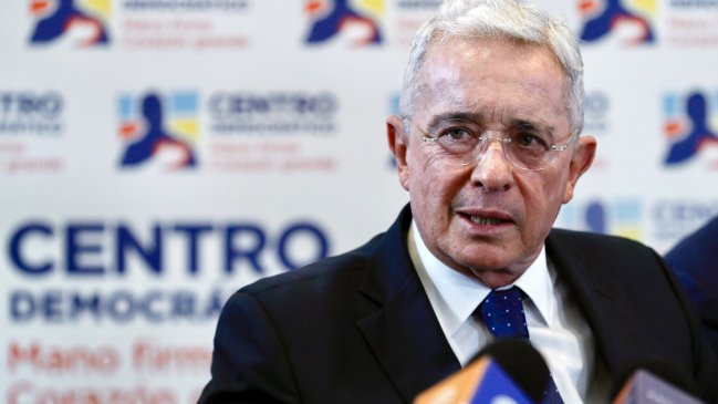 Álvaro Uribe fue condenado a 12 años de prisión domiciliaria