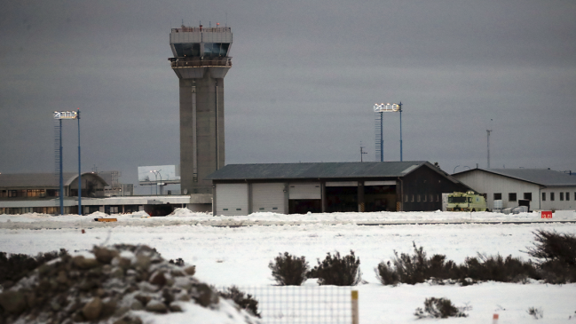 Piloto que aterrizó en la Antártica sin permiso no podrá volver a Chile en tres años