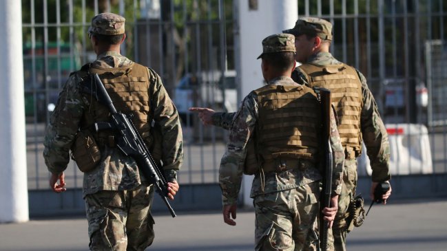 Tres militares detenidos en Aysén tras retiro de encomienda con 11 kilos de droga