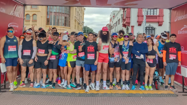 Sebastián Marzal y Estrella Ferry se llenaron de gloria en la Media Maratón de La Serena
